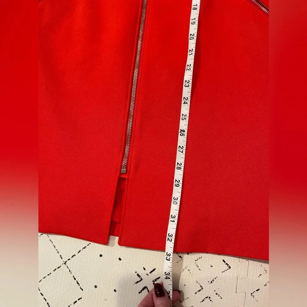 H&M‎ Short zip up coat size 6